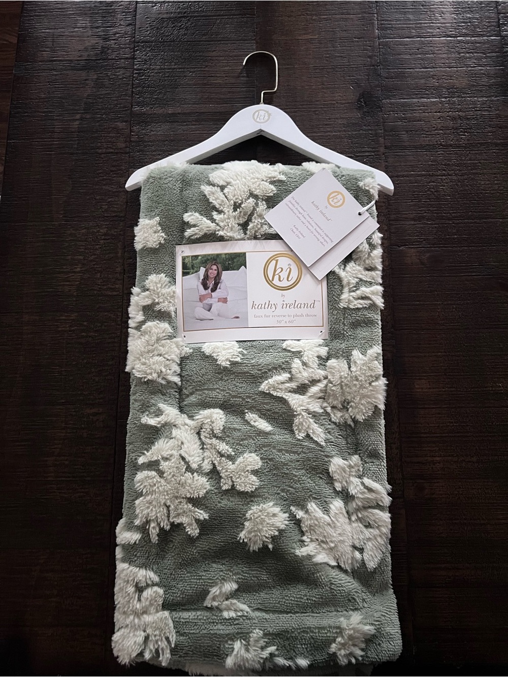 Kathy Ireland Sage Green & Cream Floral faux fur reverse to Plush Throw 50”x60”